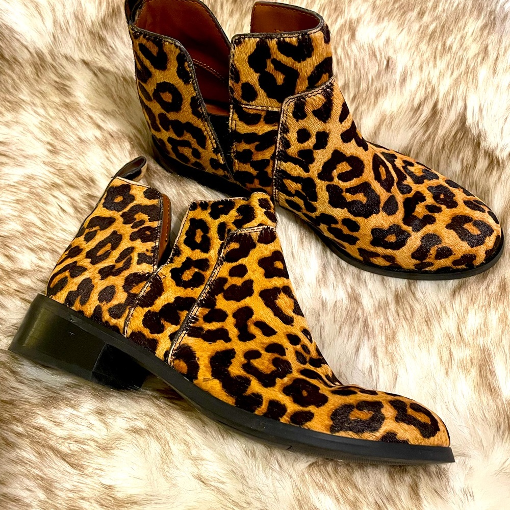 Woman bootie